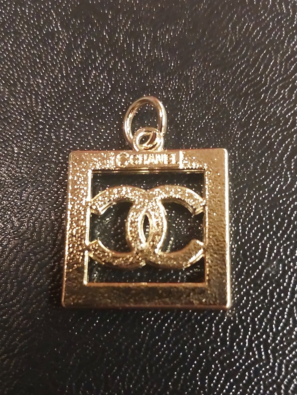 CC Luxury Gold & Pearl Double-C Logo Charm Pendant - Picture 2 of 2